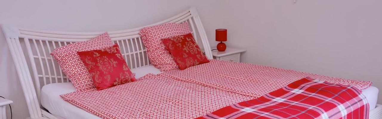 Bed and Breakfast Cave Du Treyblanc Luins Exterior foto